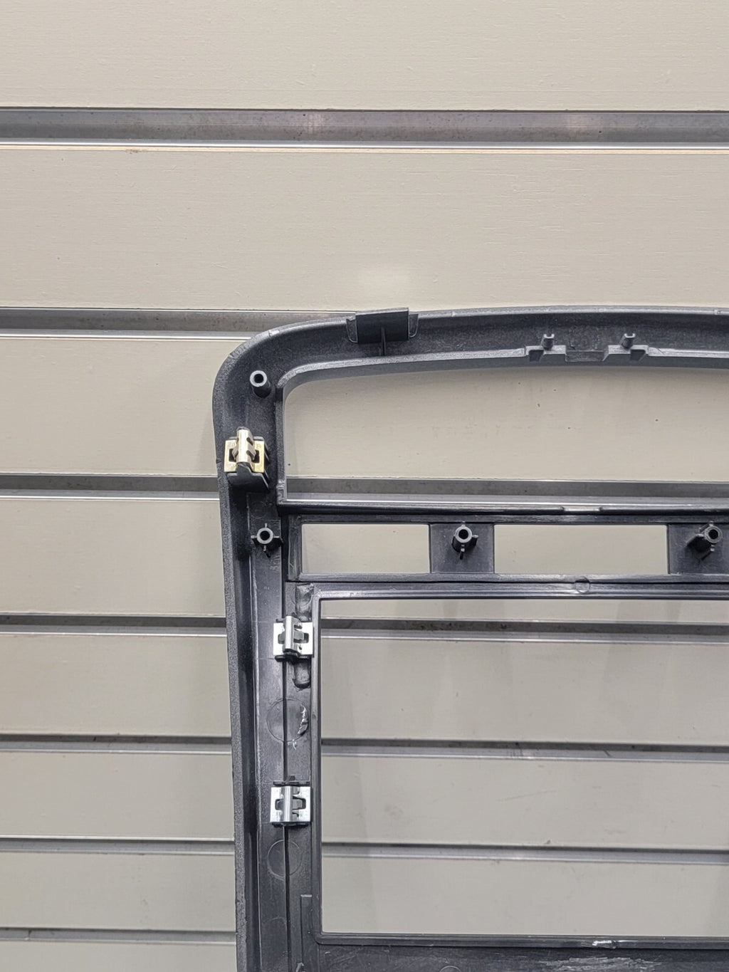 07-09 Chevrolet Equinox Center Dash Radio Climate Bezel Surround Trim Silver