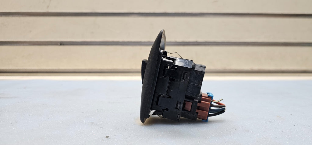 03-06 Silverado Tahoe Suburban Yukon Sierra Right Rear Window Door Switch Black