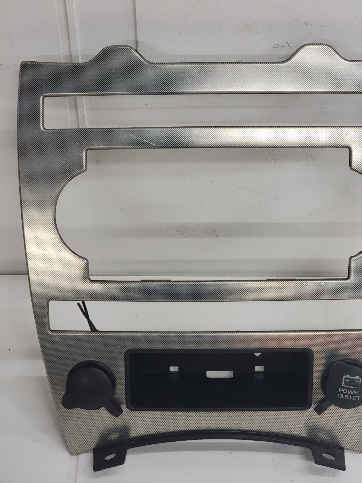 🔥2005-2006 JEEP GRAND CHEROKEE DASH PANEL RADIO SURROUND TRIM BEZEL OEM B70