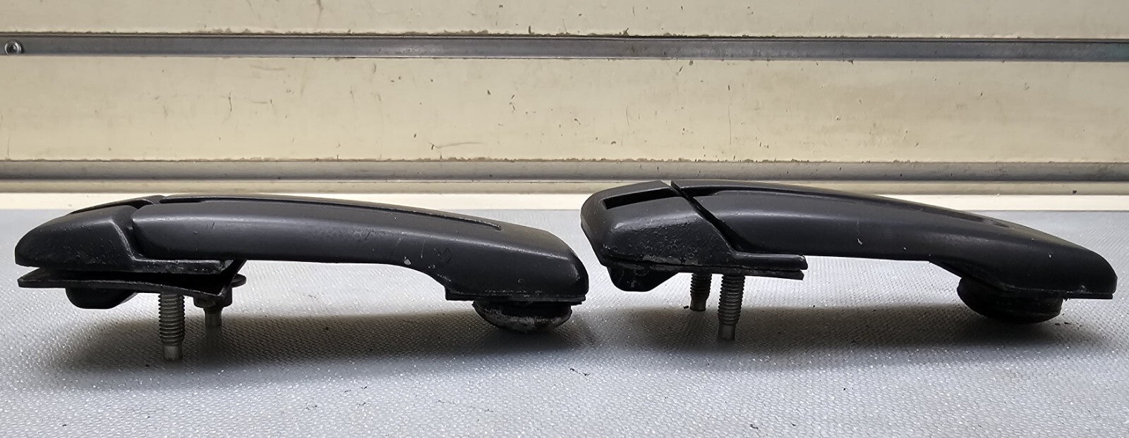 🔥04-08 Mitsubishi Endeavor Hatch Hinges Right Left Liftgate Glass
