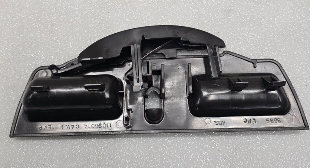 95-06 Silverado Sierra C/K 1500 2500 Center Console Jump Seat Lid Latch Assembly