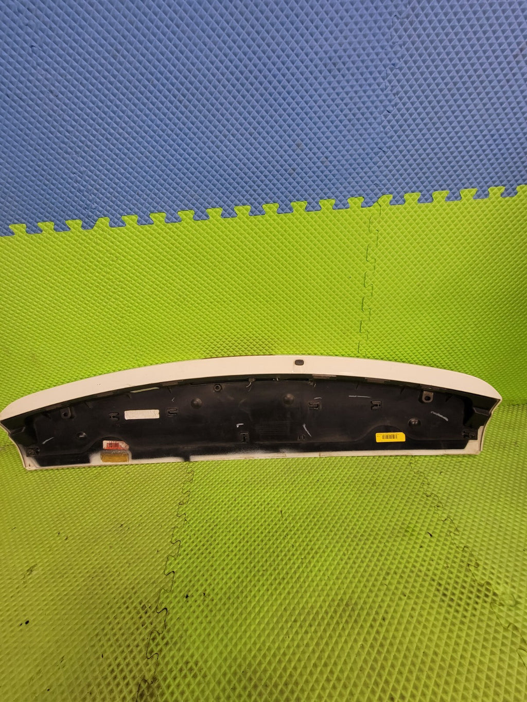 11-20 Dodge Grand Caravan Rear Upper Hatch Spoiler Wing Mount Break Light White