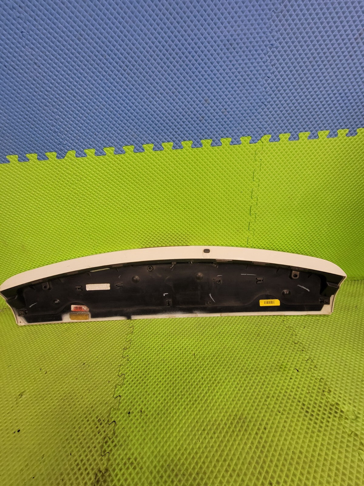 11-20 Dodge Grand Caravan Rear Upper Hatch Spoiler Wing Mount Break Light White