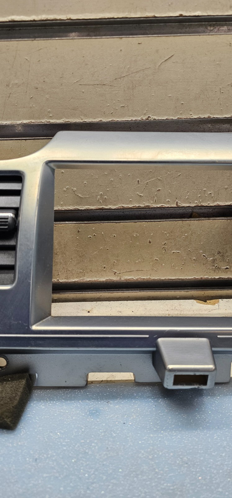 🔥09-22 Lincoln MKS Radio Stereo Display Dash Trim Panel Bezel Silver