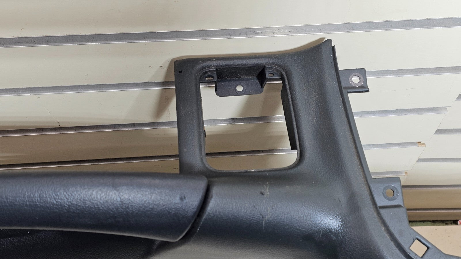 🔥99-06 SILVERADO SIERRA TAHOE Upper Cap Cover Top Dashboard Pad GRAPHITE DP1