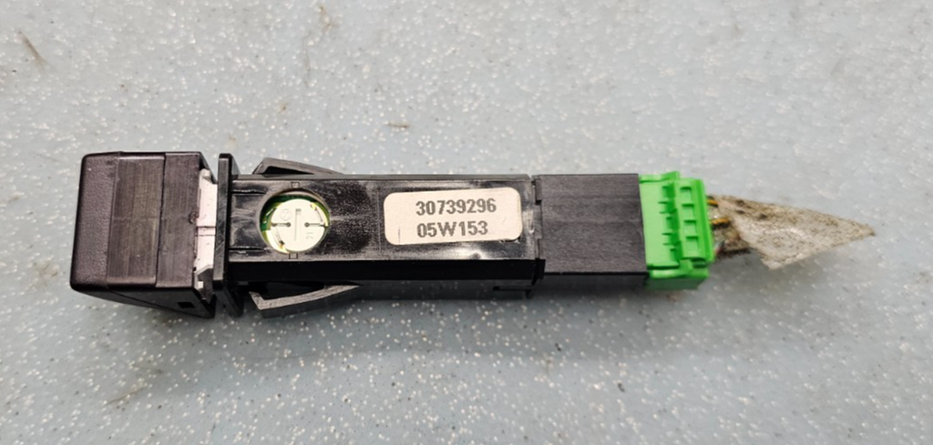 🔥2007-2011 VOLVO C30 C70 S40 V50 XC60 HAZARD EMERGENCY SWITCH BUTTON OEM
