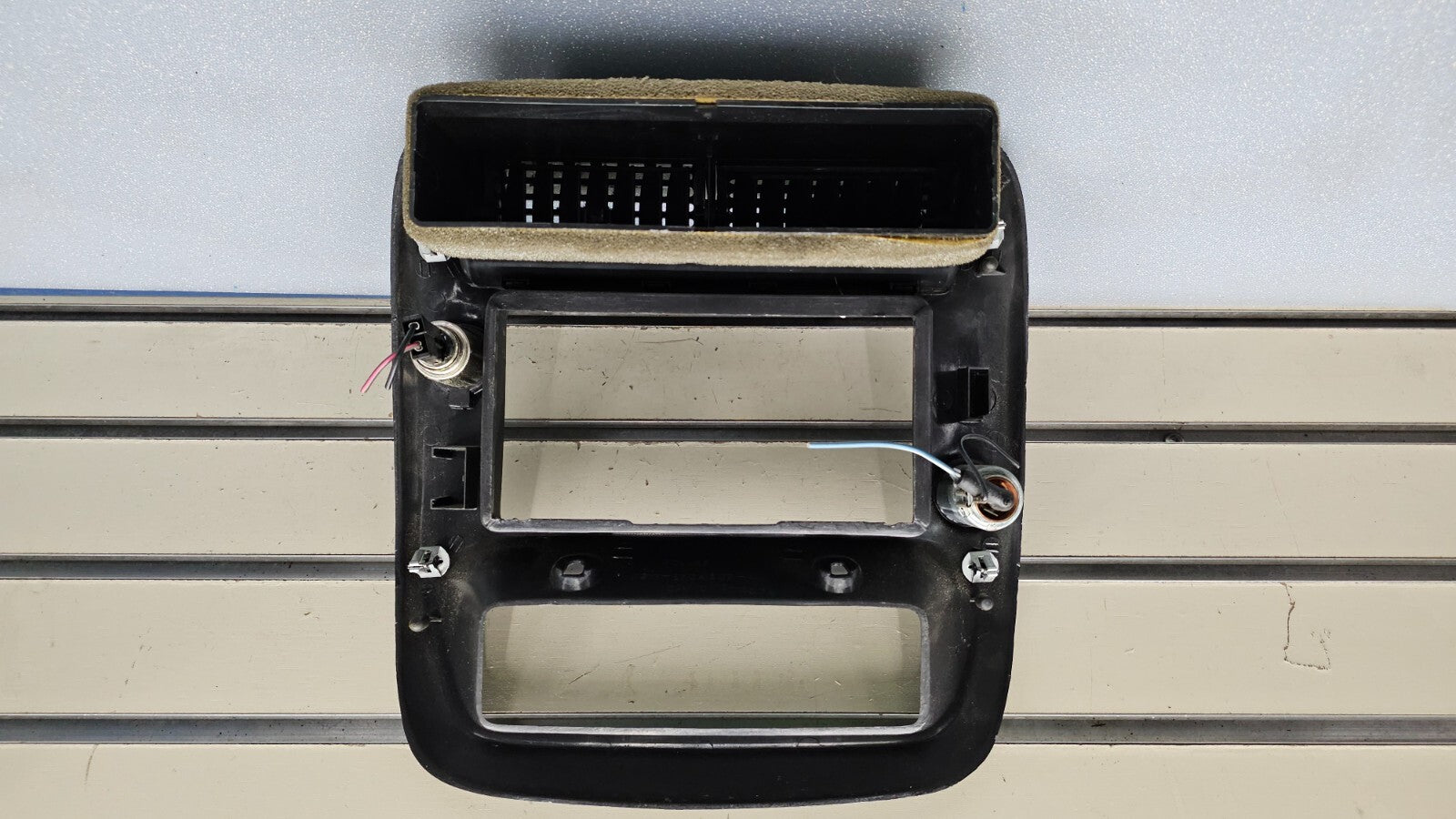 95-10 Ranger Explorer Center Dash Radio Stereo Display Bezel Trim Panel BLACK B2
