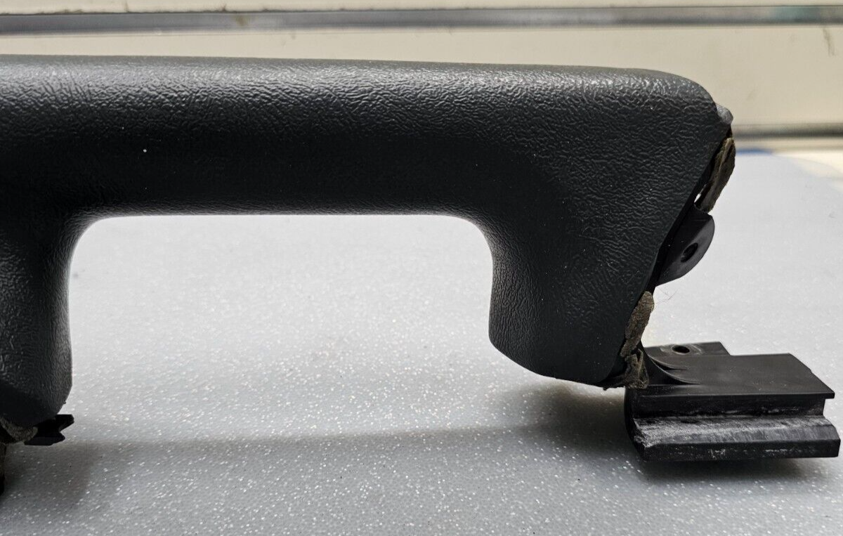 🔥03-06 Silverado SIERRA Door Panel ARMREST Front Left Driver Handle Graphite