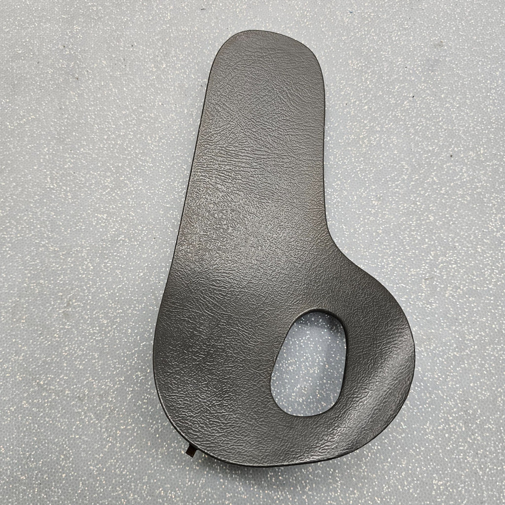 03-06 SILVERADO SIERRA TAHOE LEFT FRONT INTERIOR DOOR PANEL HANDLE COVER PEWTER