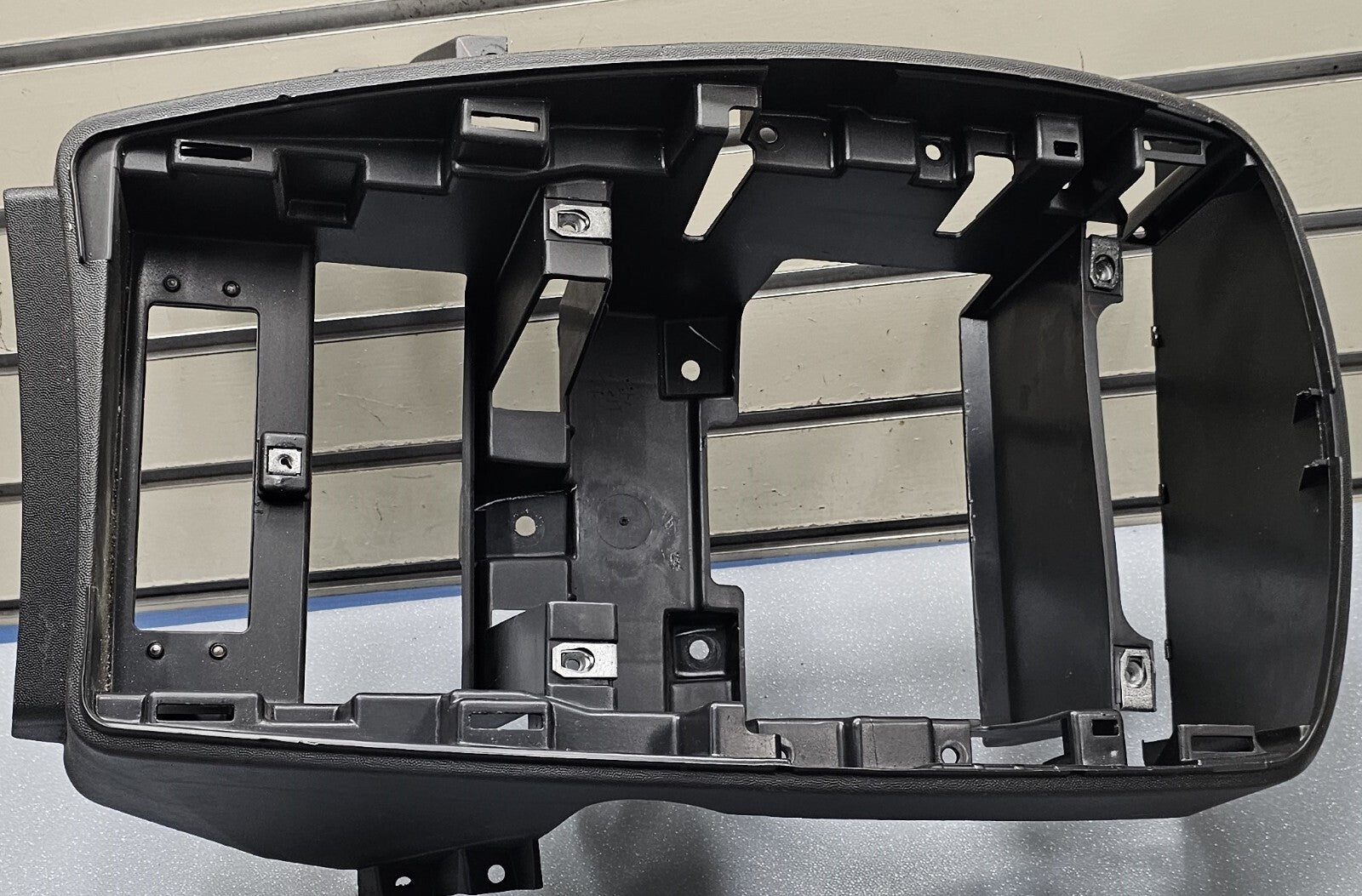🔥03-07 CTS/SRX Center Dash Panel Radio Frame Housing Trim Bezel Support Ebony