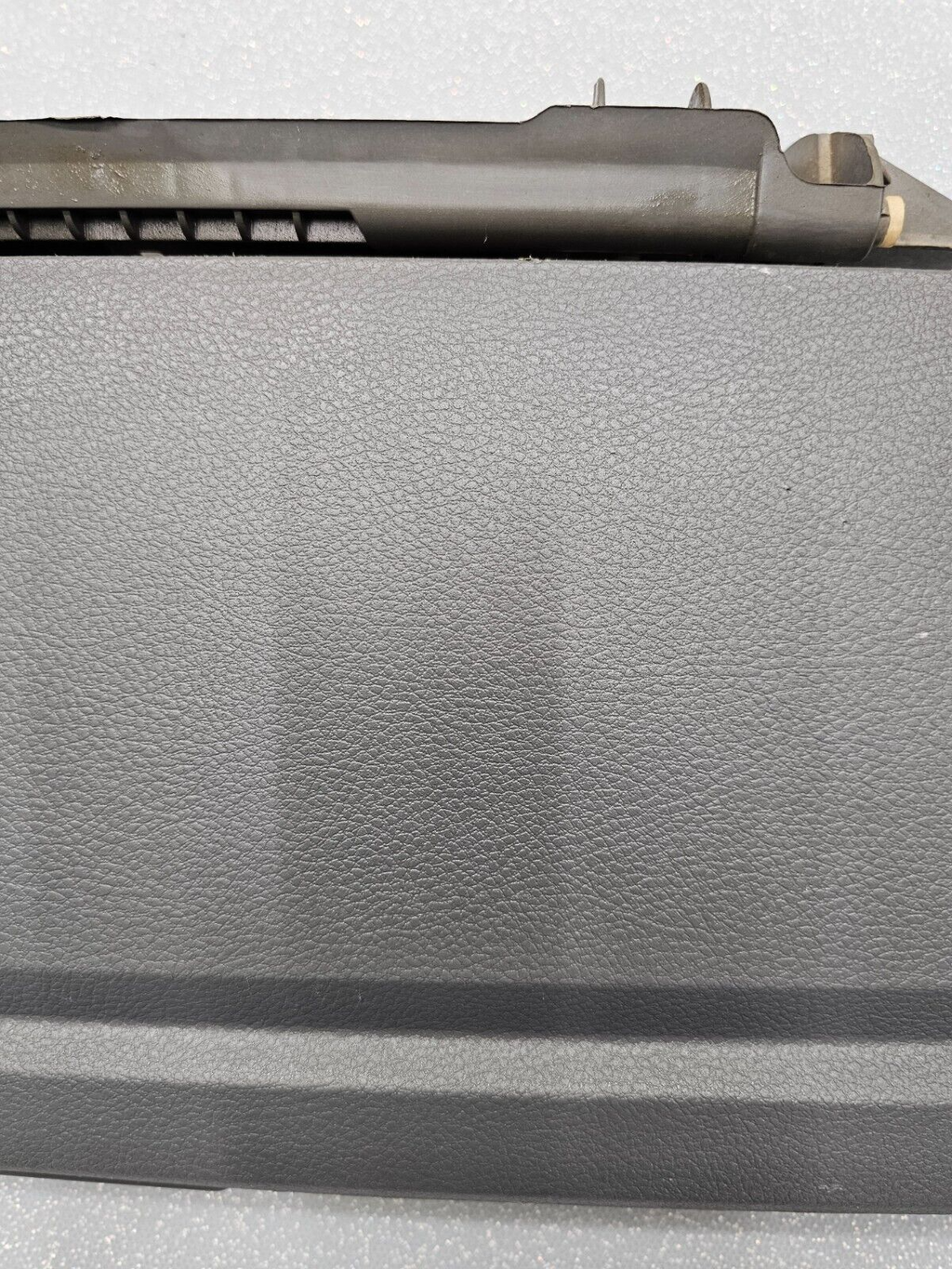 🔥13-18 DODGE RAM LARAMIE UPPER GLOVE BOX STORAGE COMPARTMENT DOOR ASSEMBLY GRAY