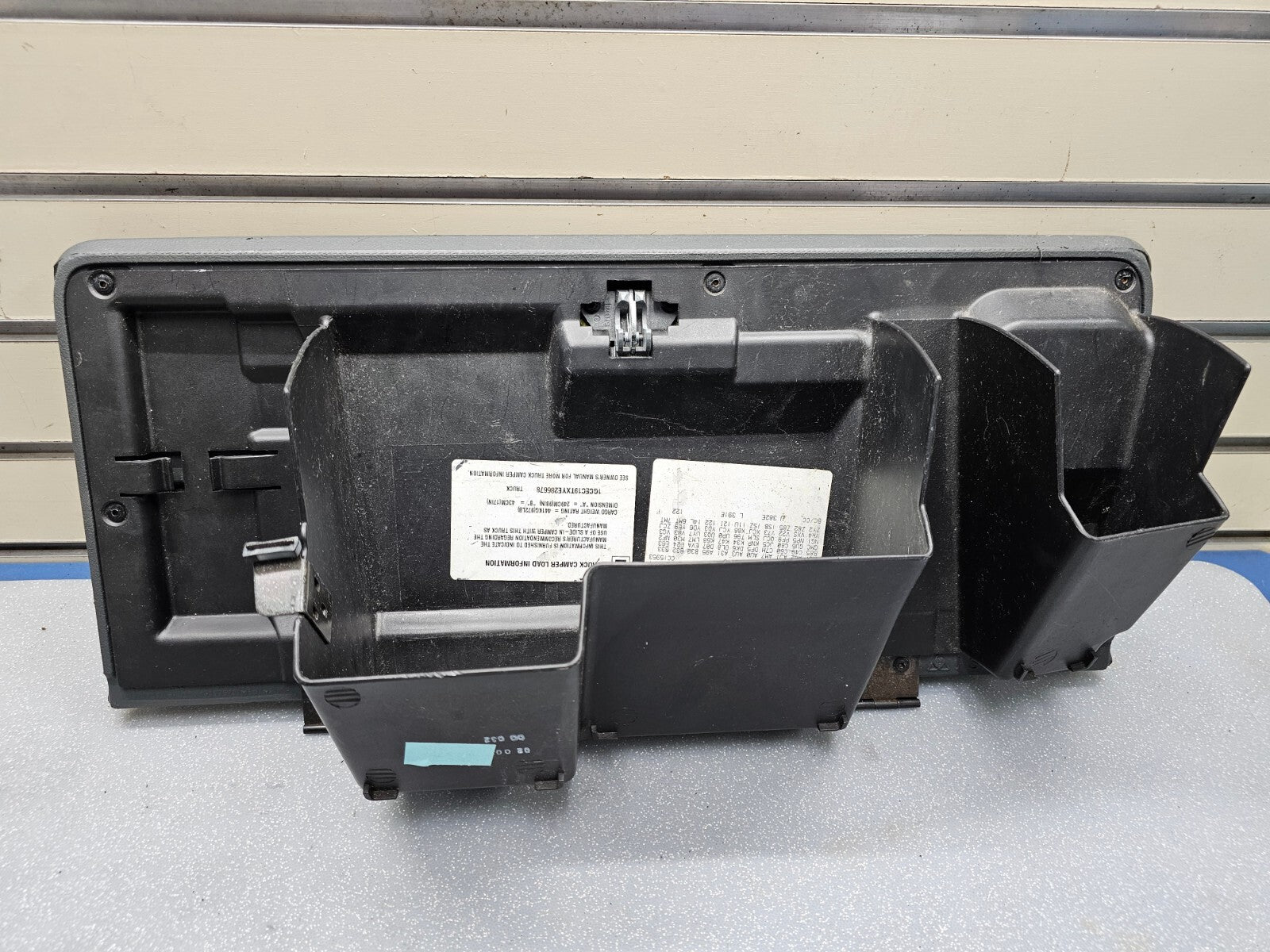 99-06 SILVERADO SIERRA Dash GLOVE BOX Storage Compartment Assembly Black G3