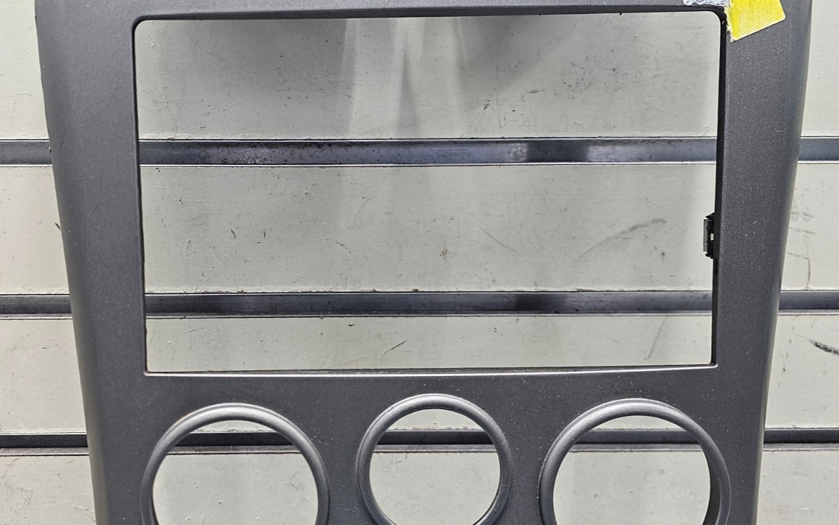🔥05-06 Chevy Equinox Center Dash Radio Climate Control Bezel Trim Panel Silver
