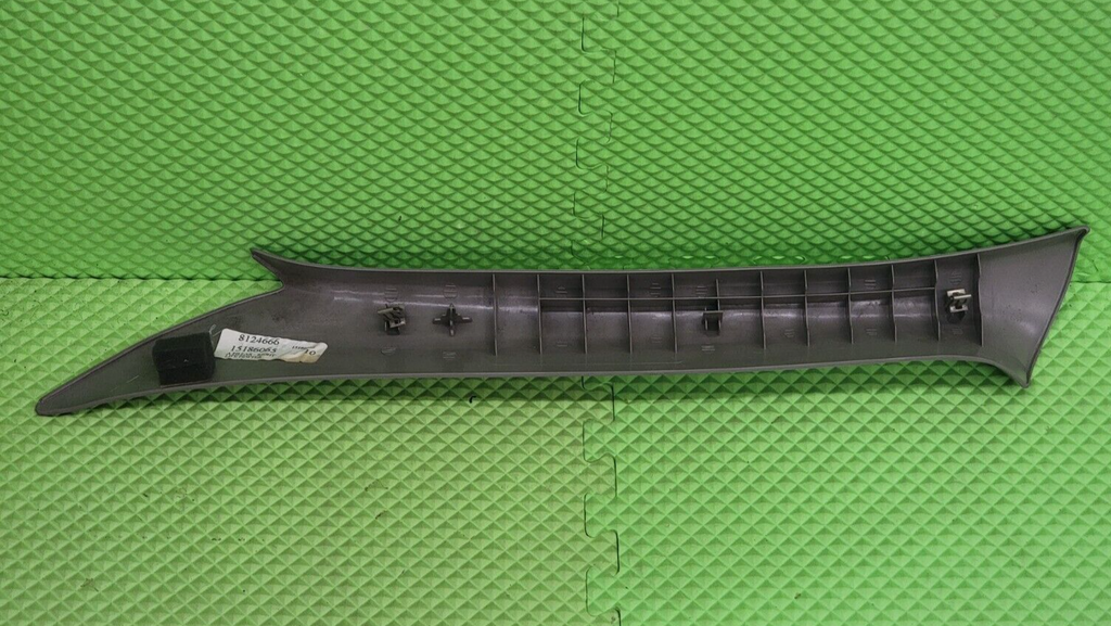 🔥02-09 CHEVY TRAILBLAZER PASSENGER PILLAR TRIM PANEL ASSEMBLY OEM DARK GRAY