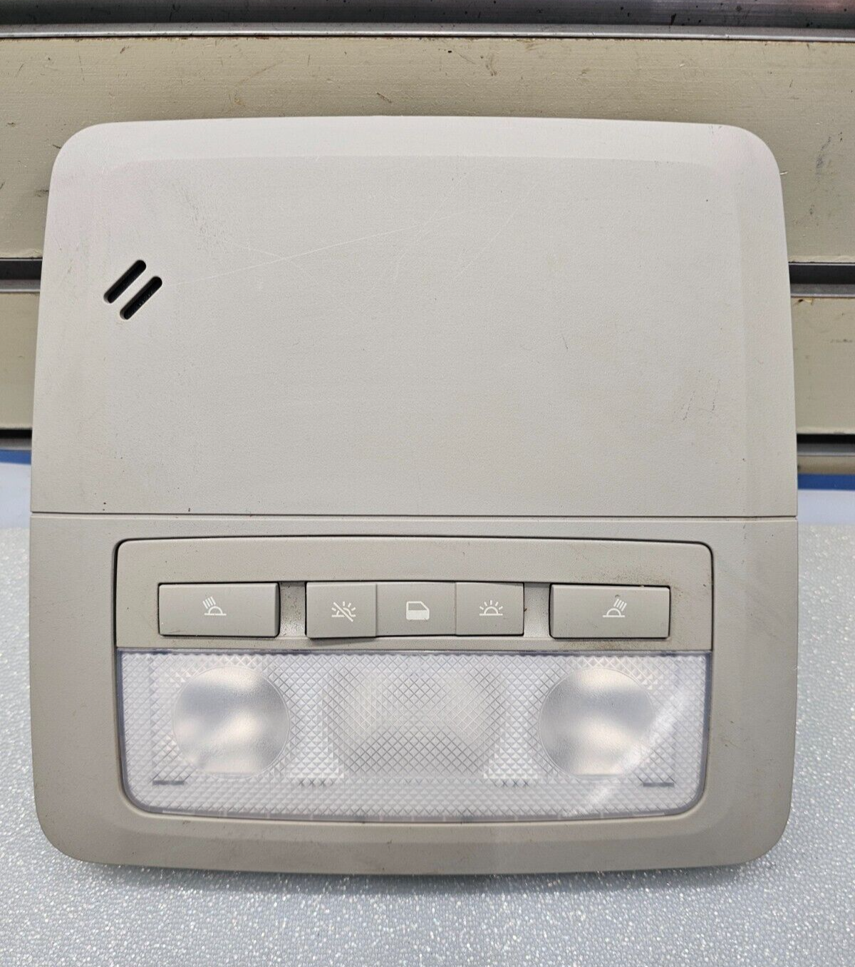 13-16 CHEVY CRUZE FRONT OVERHEAD CONSOLE DOME MAP LIGHT LAMP STORAGE LIGHT GRAY