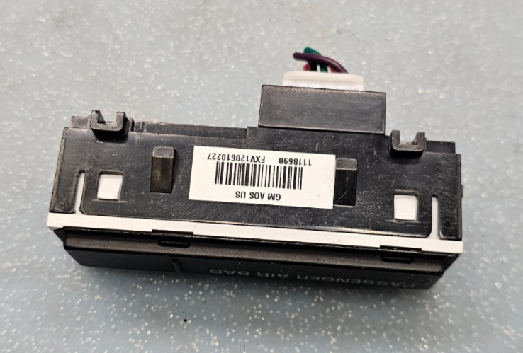 🔥05-24 GMC Acadia OEM passenger safety indicator switch Black OEM