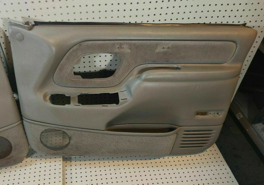 🔥95-99 Chevy GMC Silverado C/K Door Panel Front RIGHT Passenger TAN auto D2