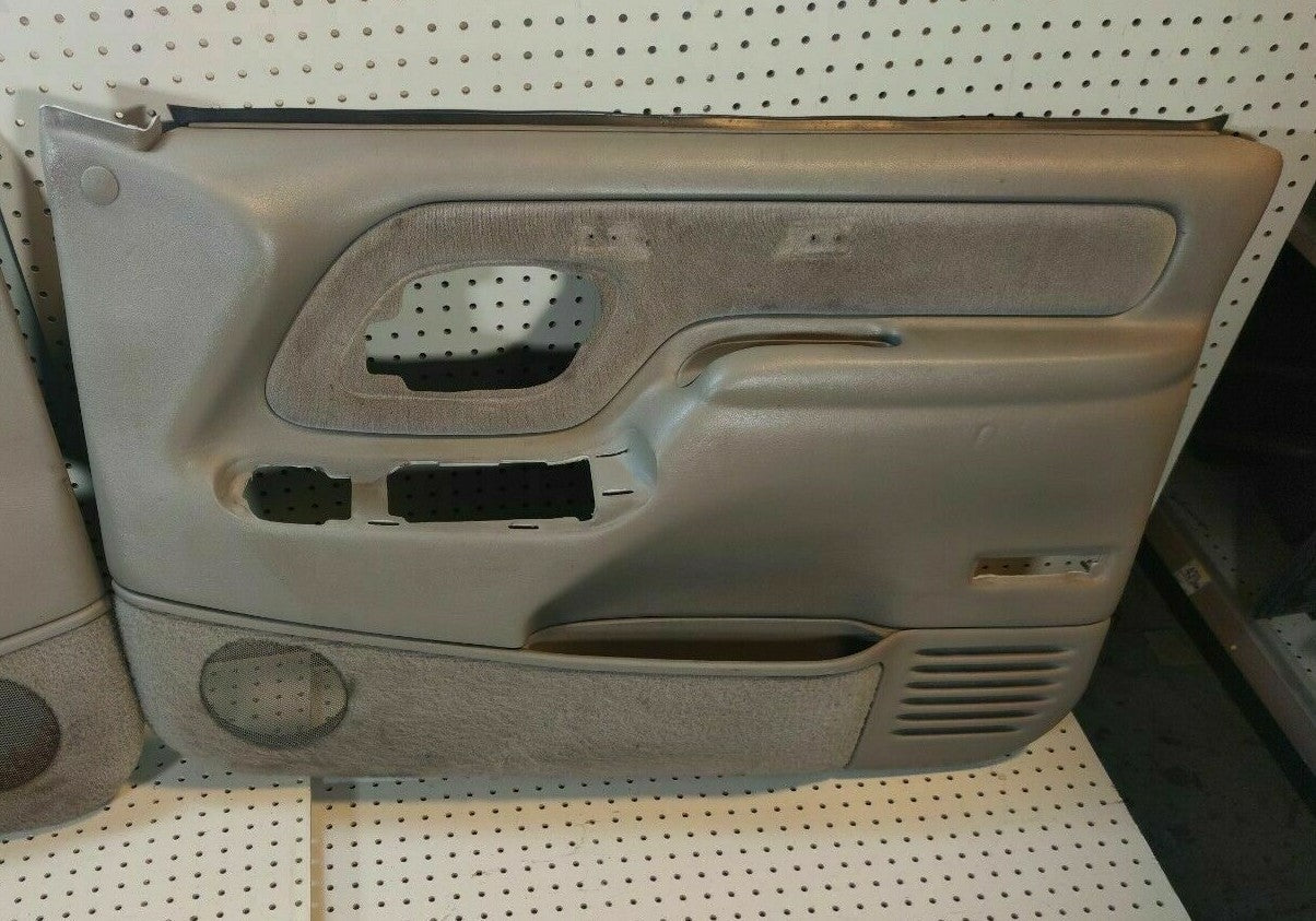 🔥95-99 Chevy GMC Silverado C/K Door Panel Front RIGHT Passenger TAN auto D2