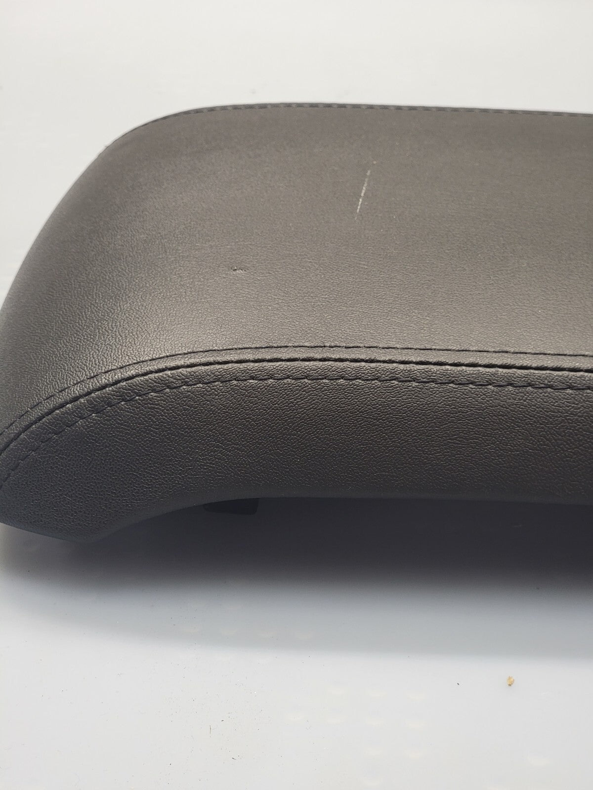 2007-2010 Ford Edge Center Console Lid Leather Arm rest Assembly OEM Black