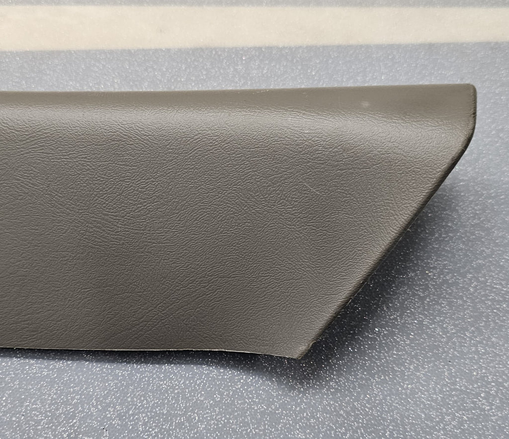 99-06 SILVERADO SIERRA Molding A PILLAR Trim LEFT Driver Speak Light GRAY p3