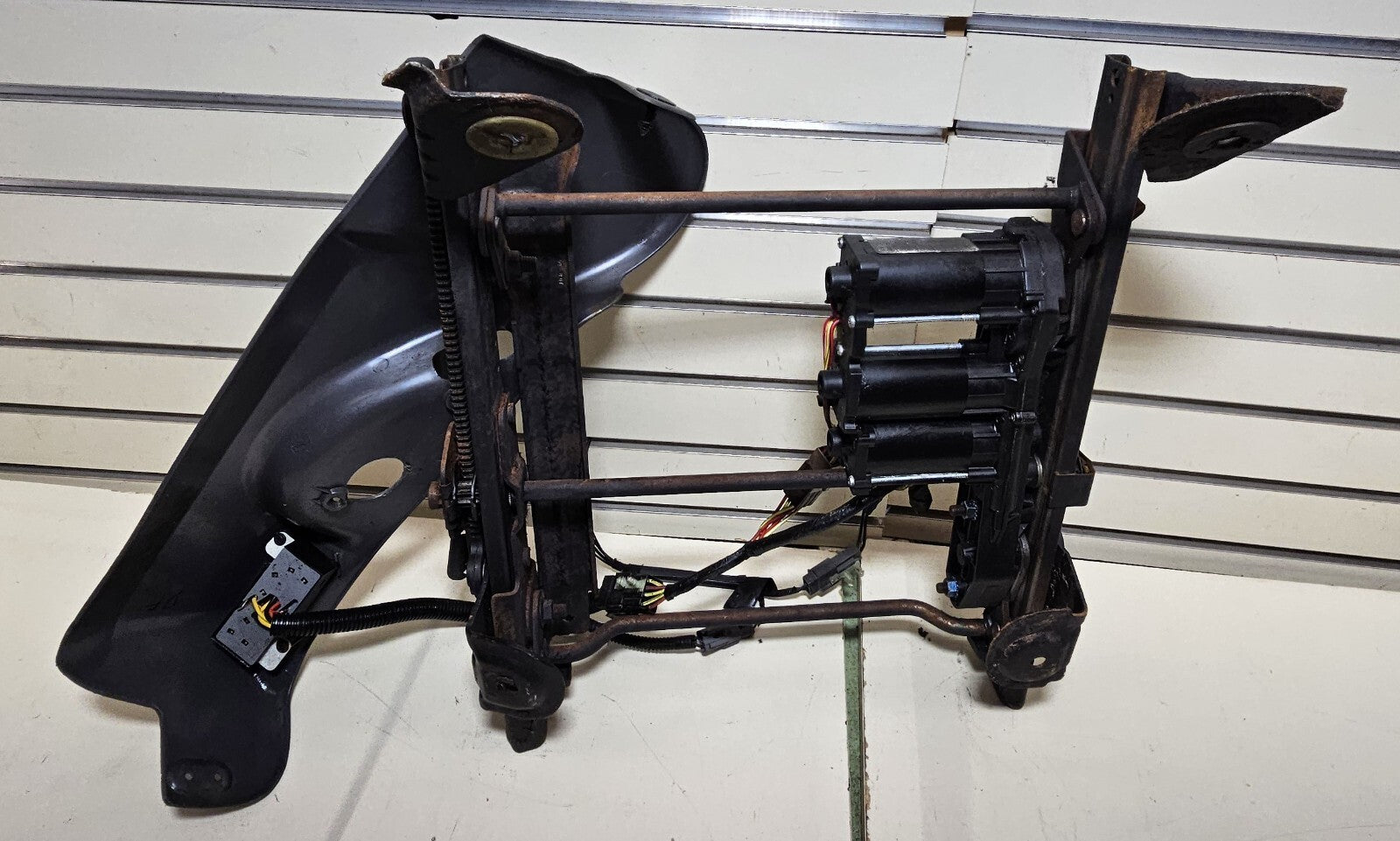 🔥1998-2002 OEM Ford Expedition & F-150 6-Way Power Driver Seat Track |U4324