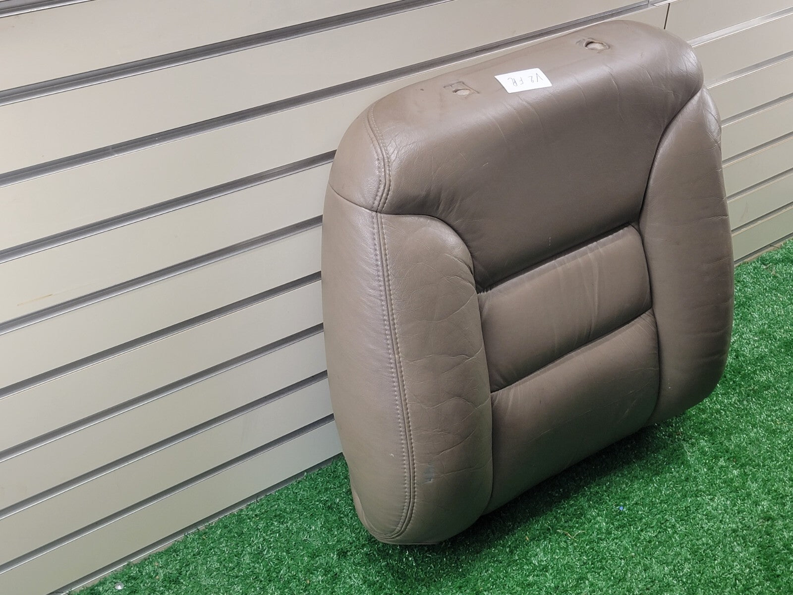 🔥1995-1999 Chevy GMC Silverado  Seat rest cushion leather front right V2 TAN