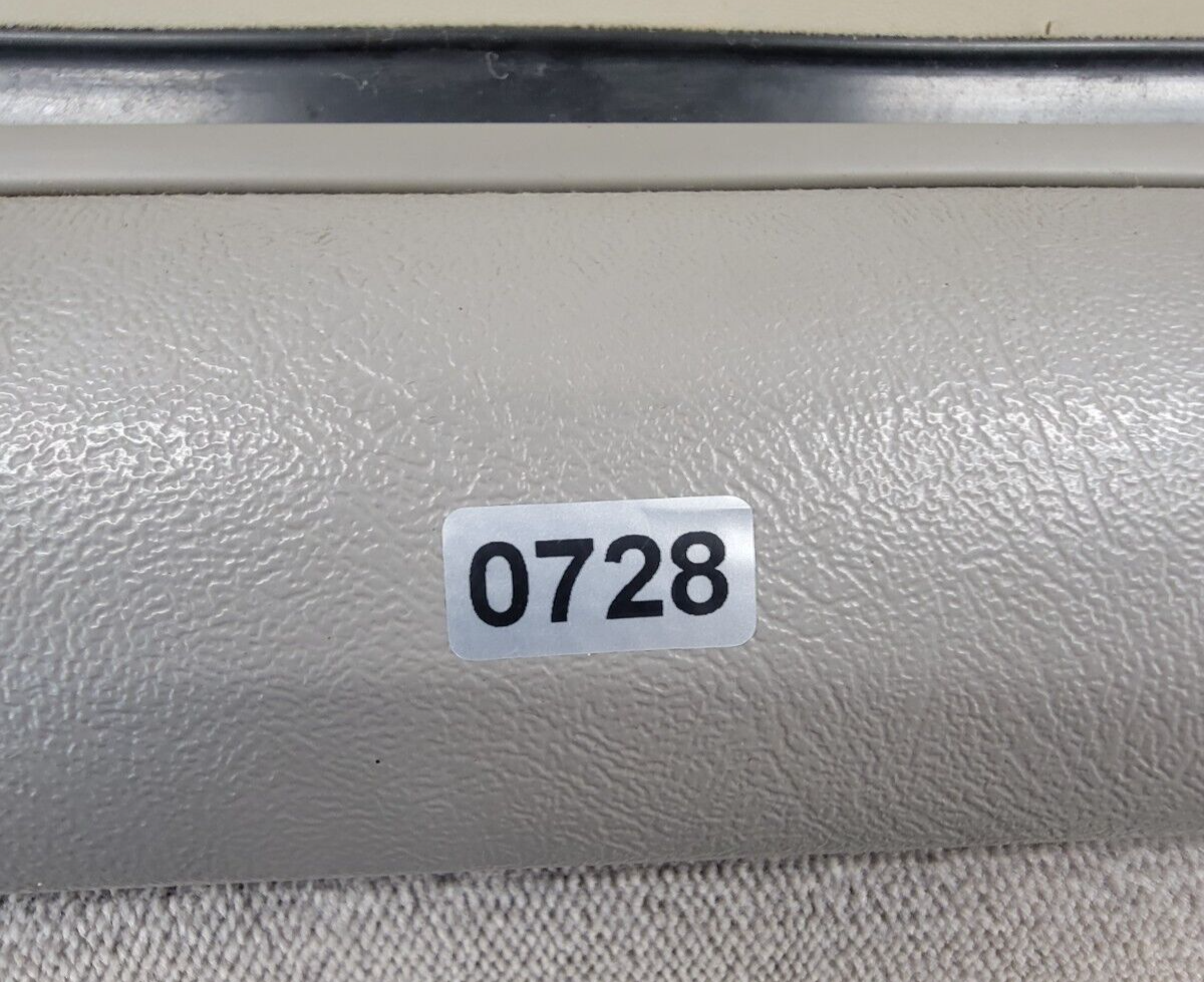 🔥1995-1999 Chevy GMC Silverado escalade DOOR PANEL Rear LEFT Auto LIGHT GRAY D2
