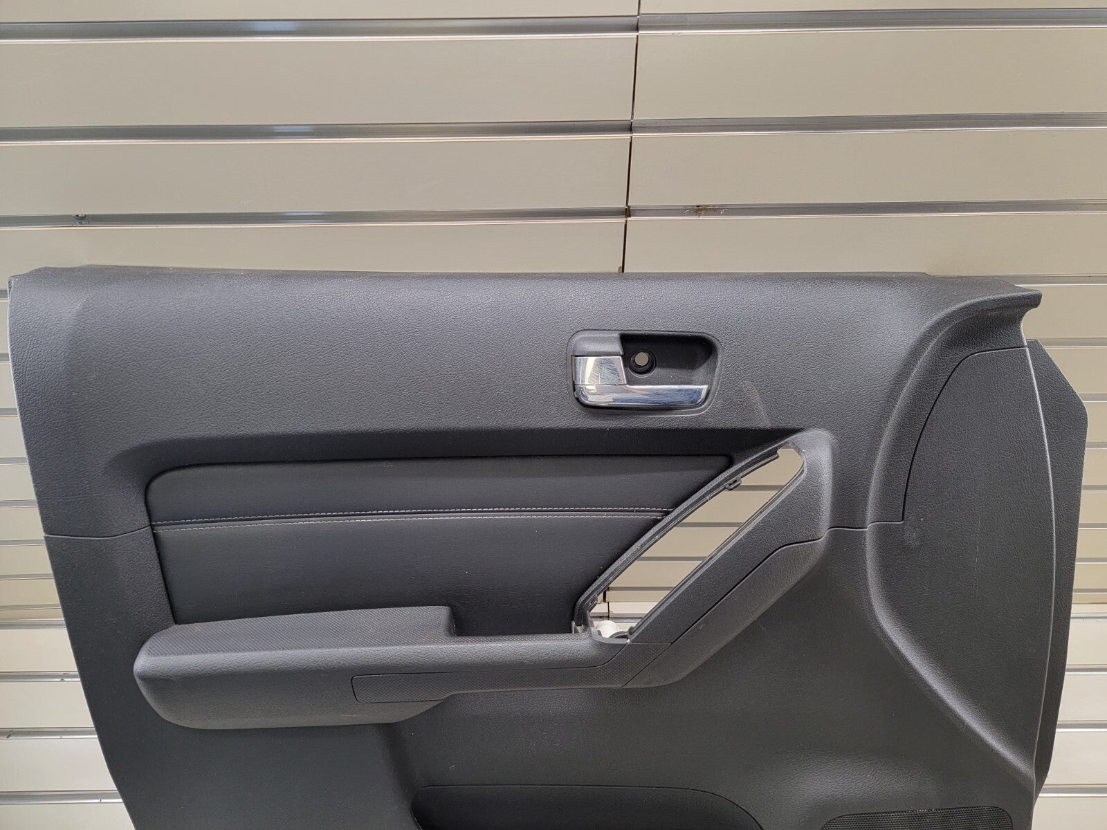 06-10 HUMMER H3 driver LEFT FRONT DOOR TRIM PANEL BLACK OEM