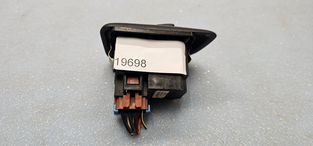 03-06 Silverado Tahoe Suburban Yukon Sierra Right Rear Window Door Switch Black