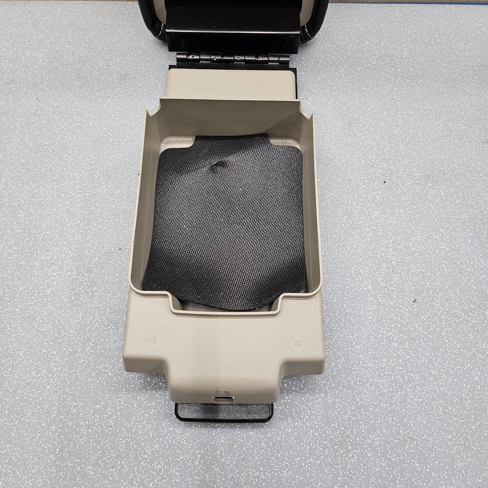 10-12 Fusion Milan Front Center Console Lid Armrest Cover Top Pad Assembly Black