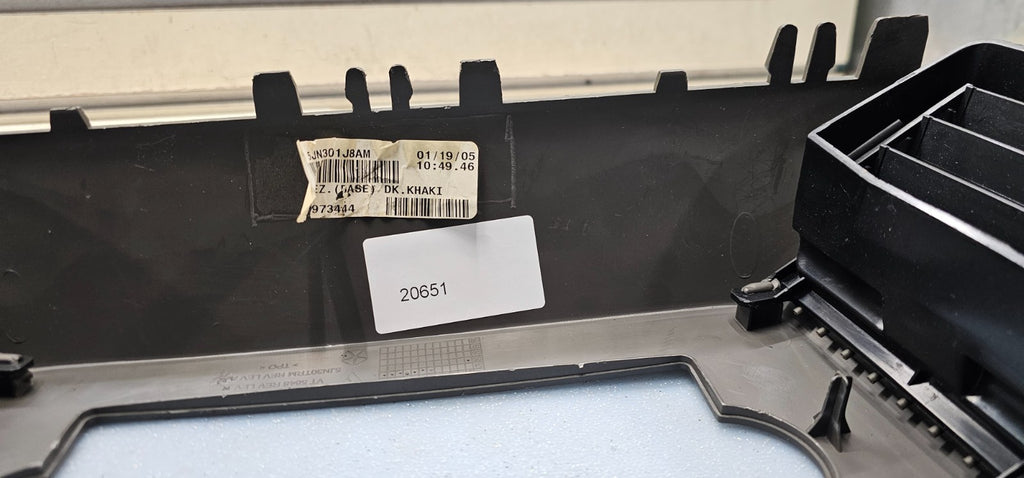 🔥05-07 Grand Cherokee Center Dash AM FM RADIO STEREO TRIM BEZEL PANEL BLACK B30