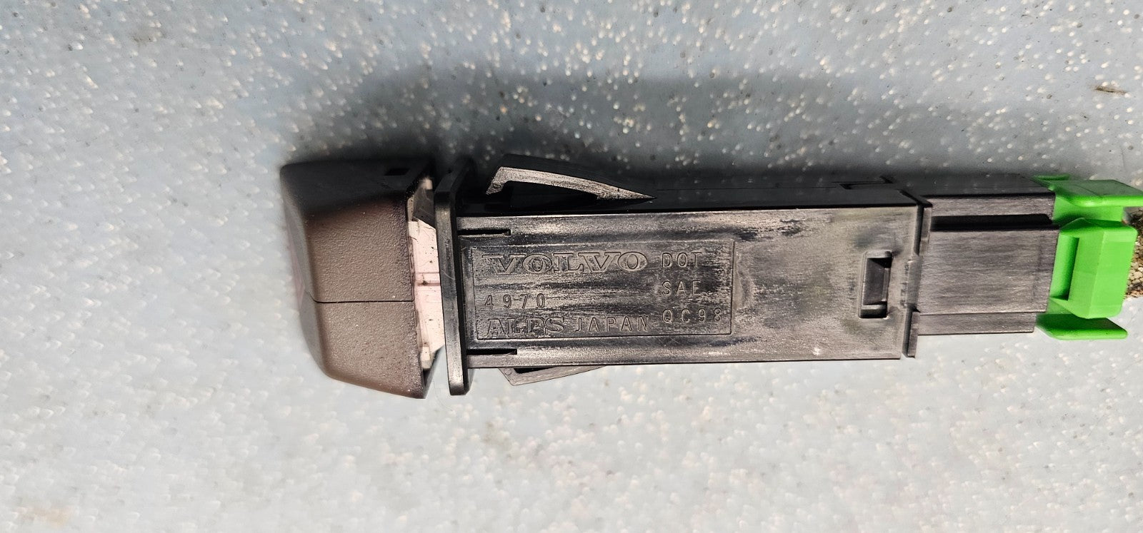 🔥2007-2011 VOLVO C30 C70 S40 V50 XC60 HAZARD EMERGENCY SWITCH BUTTON OEM