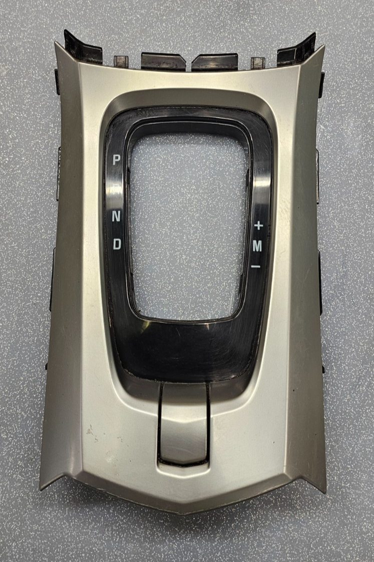 🔥08-13 CADILLAC CTS FLOOR SHIFTER BEZEL COVER PANEL TRIM SILVER OEM