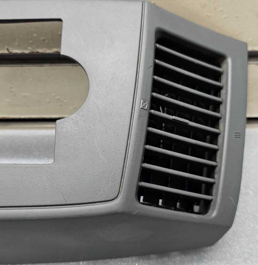 🔥05-07 Grand Cherokee Center Dash AM FM RADIO STEREO TRIM BEZEL PANEL GRAY B30
