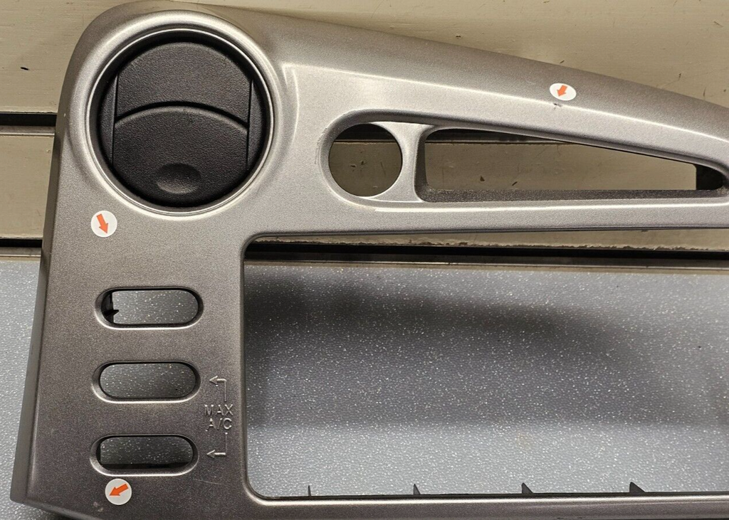 🔥03-08 Toyota MATRIX Pontiac VIBE Center Dash Radio Bezel Trim Panel SILVER B26