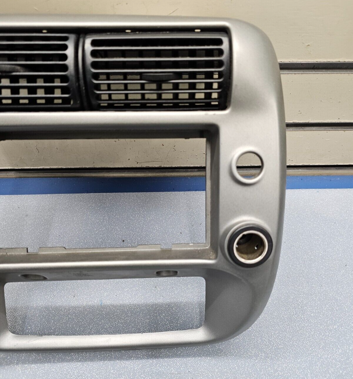 95-10 Ford Ranger EXPLORER Center Dash Radio Trim Surround Bezel Trim SILVER B2