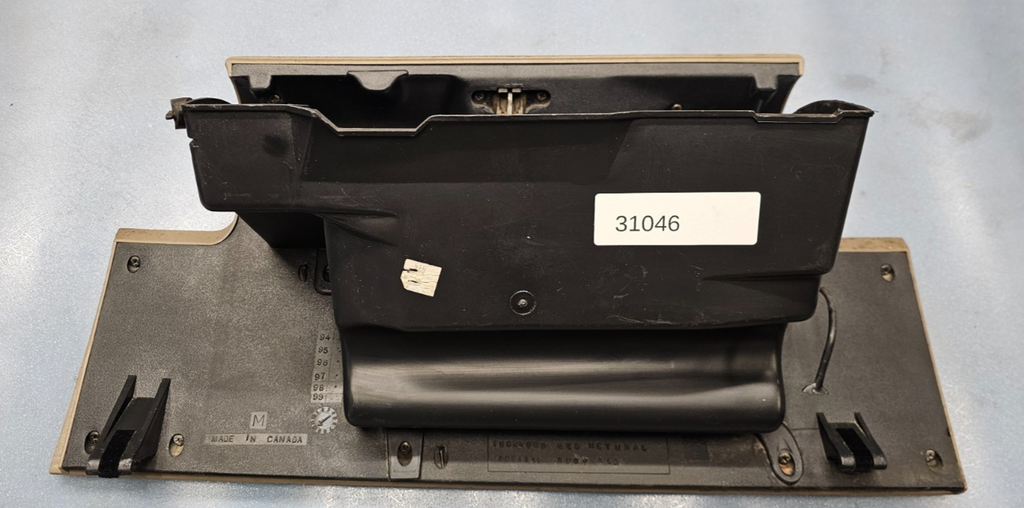 95-99 CHEVY GMC TRUCK SILVERADOC/K Glove Box Storage Compartment Assembly TAN G2