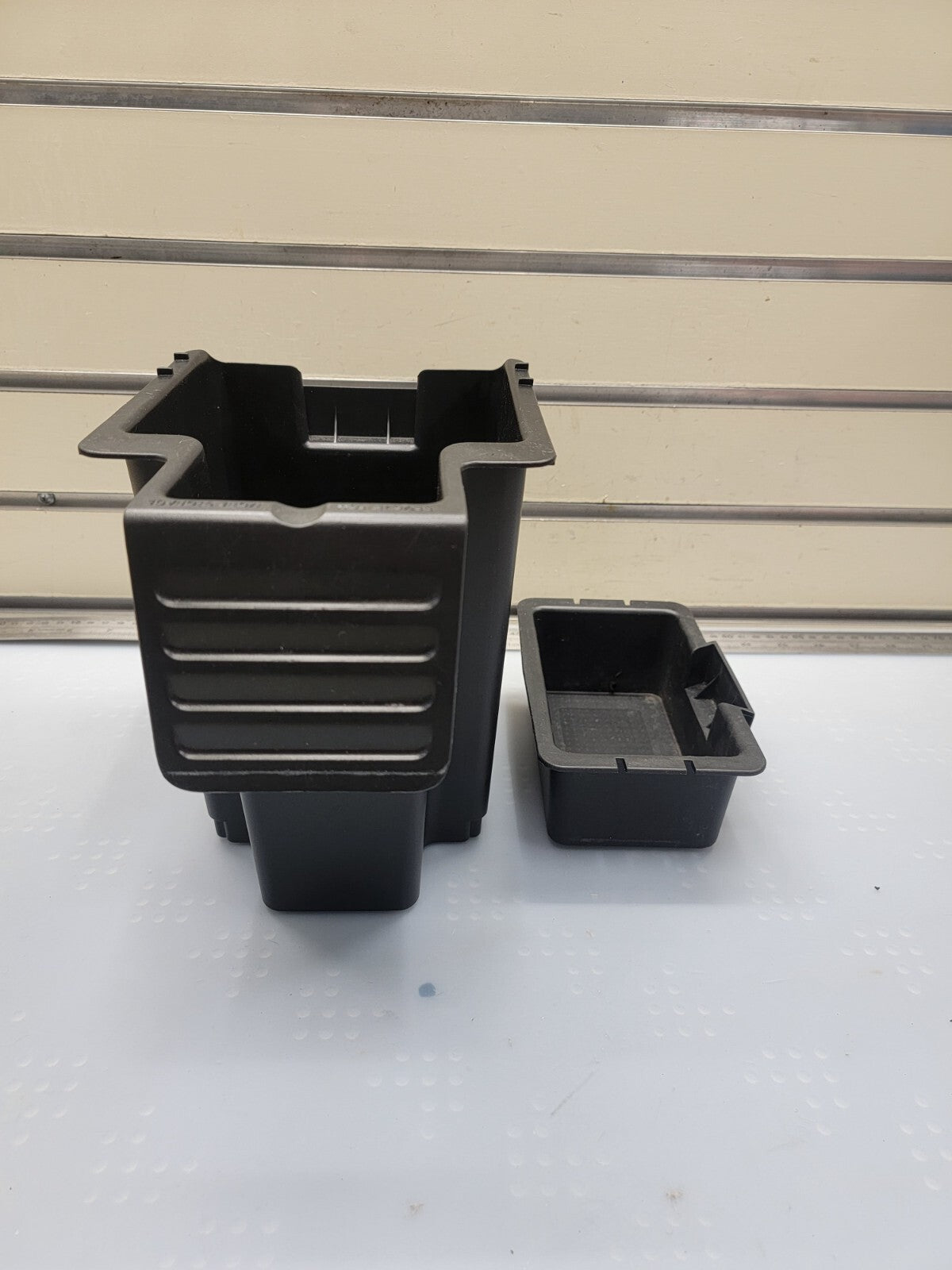 08-12 FORD ESCAPE/MERCURY MARINER CENTER CONSOLE STORAGE BIN BOX CUBBY OEM/FE