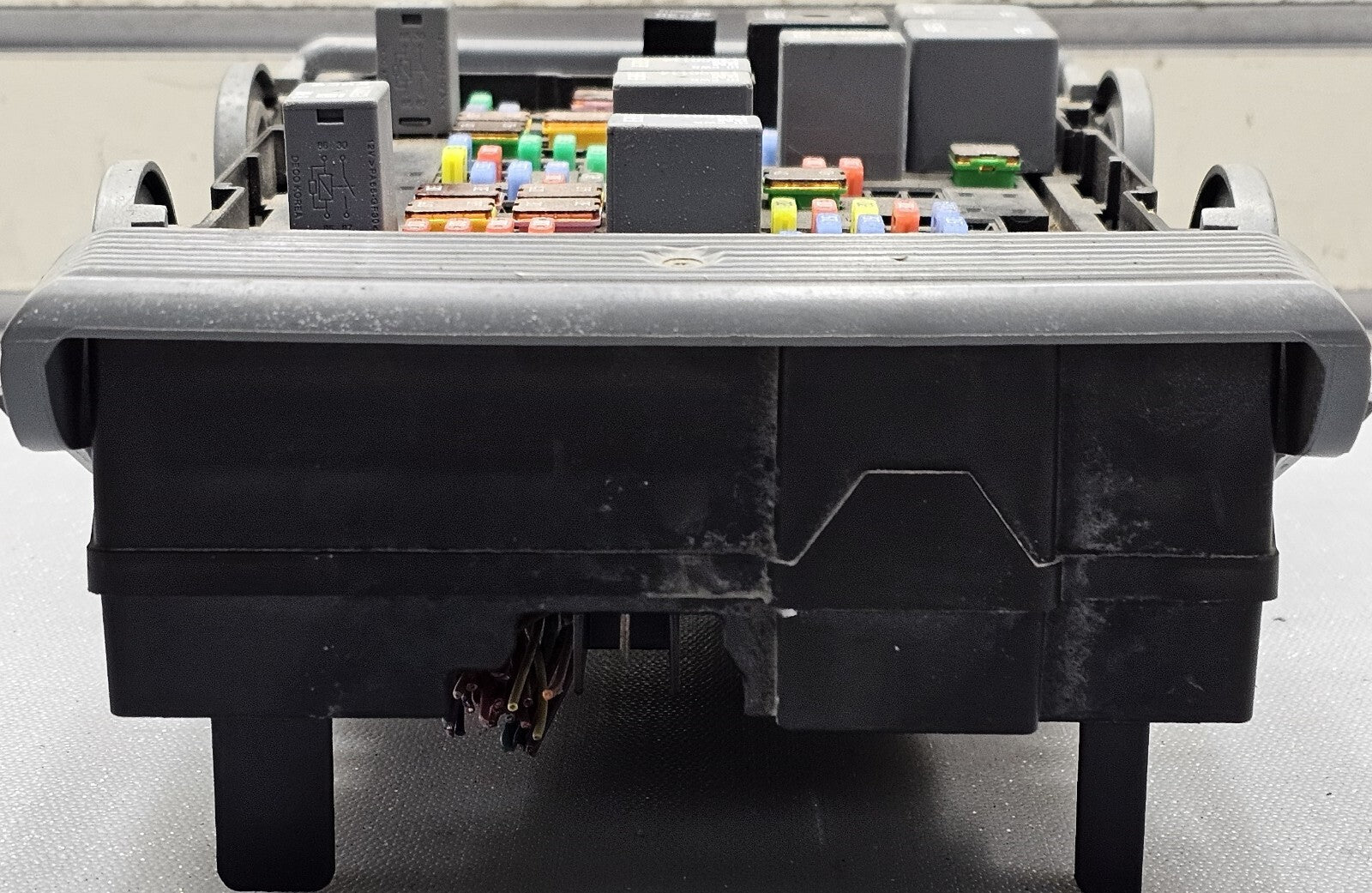 07-09 Suburban Yukon Engine Fuse Box Relay Body Control Module Integrated Power