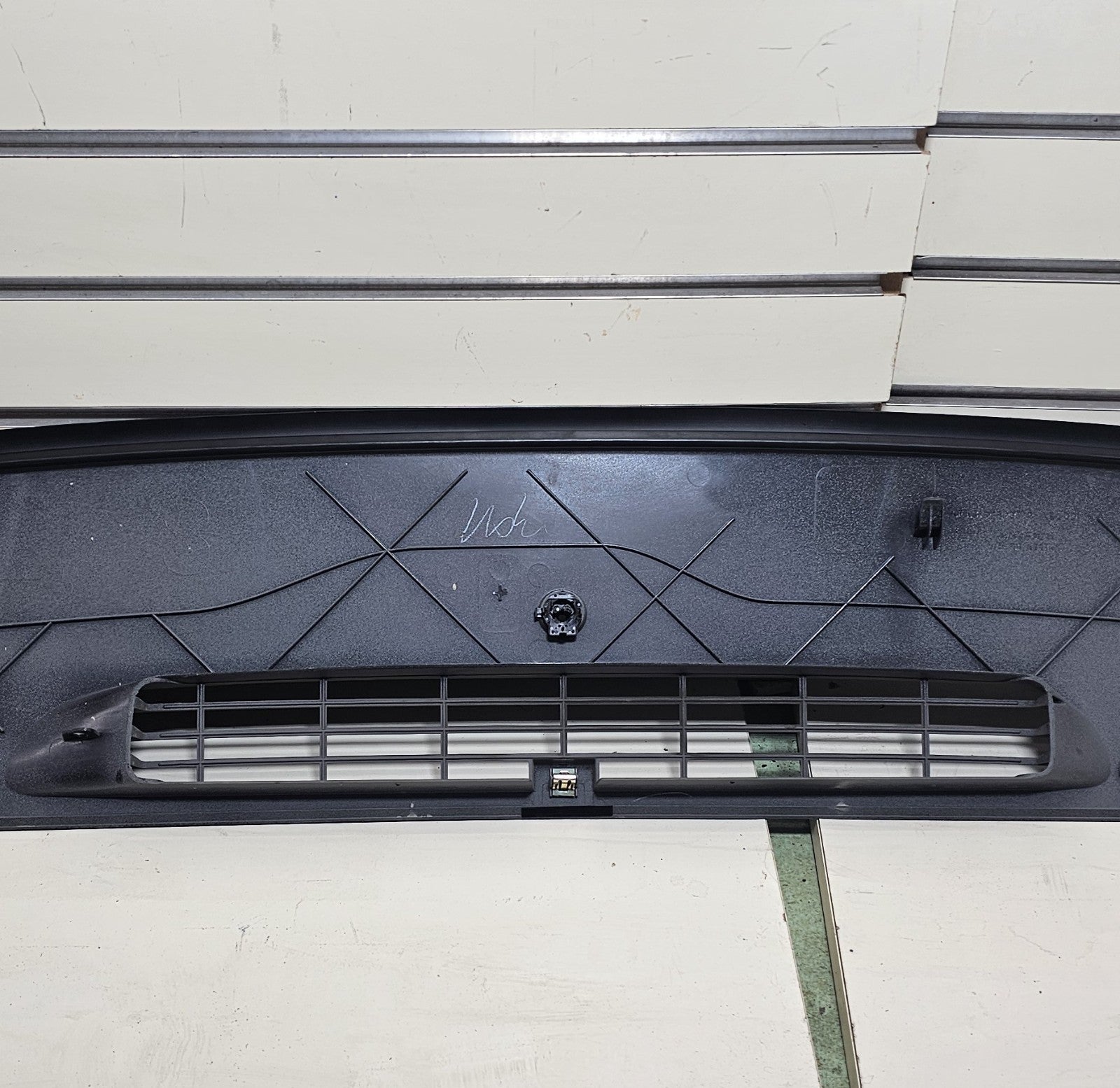 07-13Chevy SILVERADO GMC SIERRA Windshield DEFROSTER Dash Center Panel Cowl GRAY