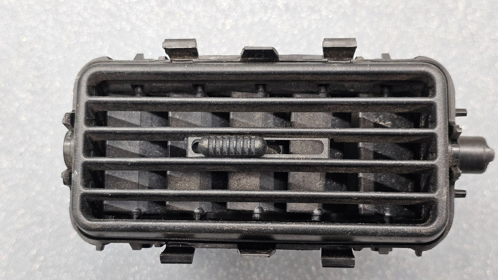 🔥05-07 FORD FOCUS CENTER DASH Right Passenger A/C AIR VENT HEATER PANEL BLACK