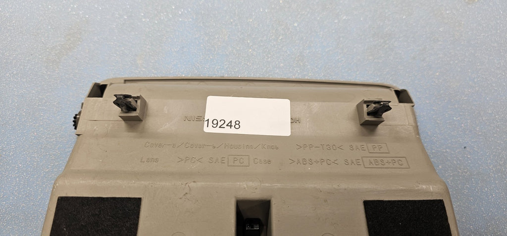 05-13 Nissan Frontier Xterra Pathfinder Overhead Console Map Dome Light OEM TAN