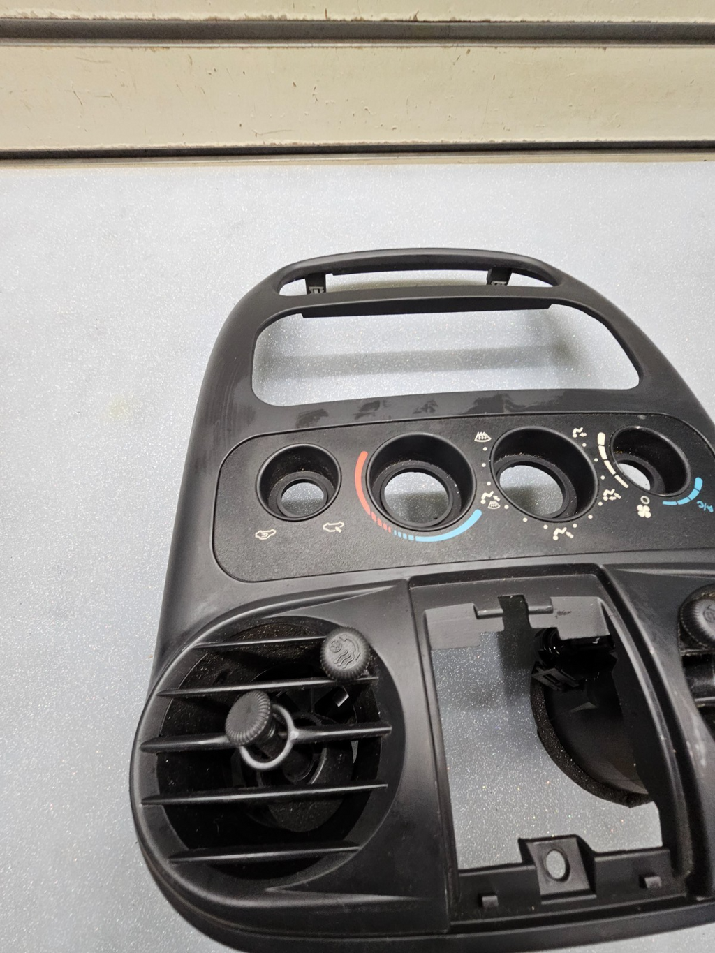 🔥01-05 Chrysler PT CRUISER Dash Radio Bezel Climate Trim Panel BLACK B17