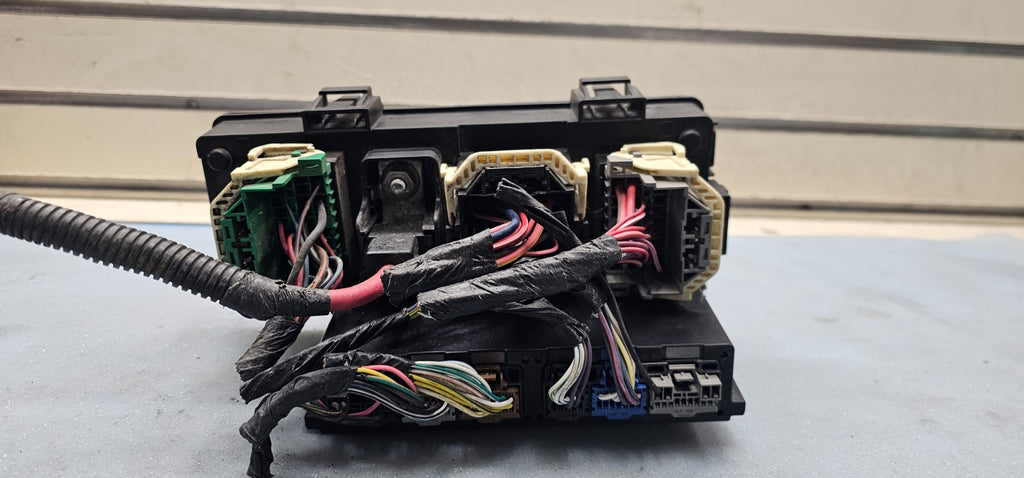 🔥08-09 Dodge Caliber Jeep Patriot Compass TIPM Power Module Relay Fuse Box OEM