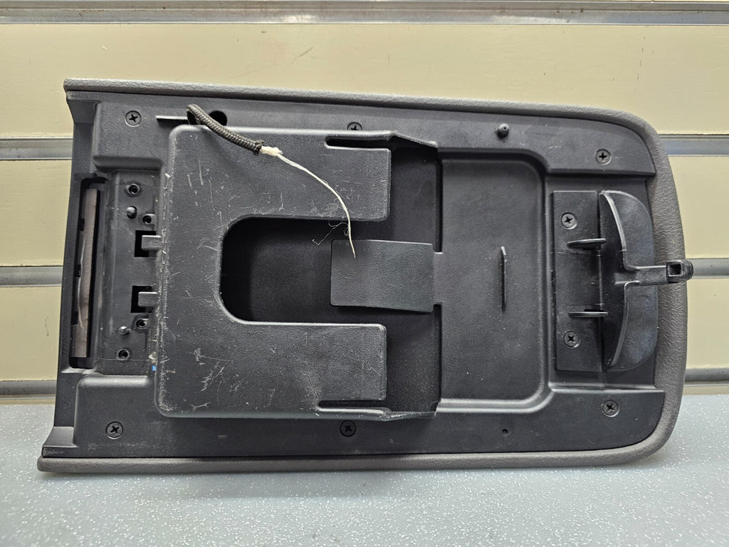 02-05 EXPLORER Mountaineer Center Console Lid Armrest Top Pad Cover Assembly DG