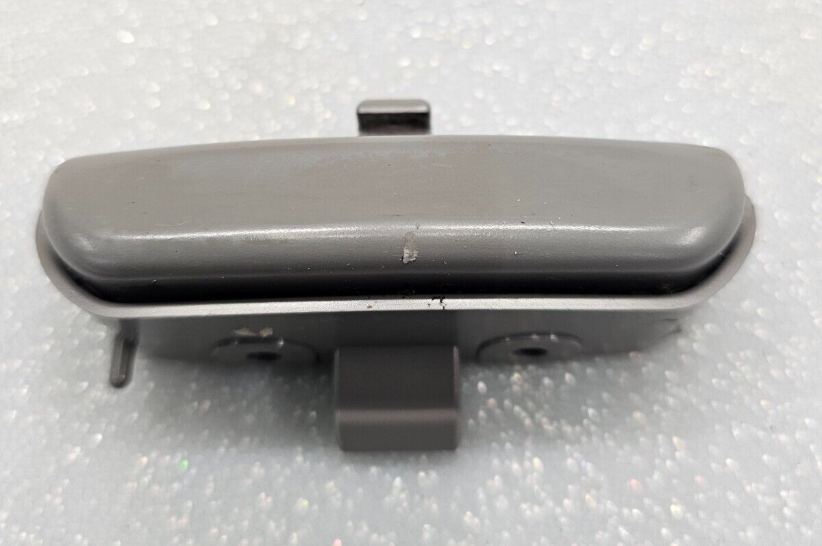 02-08TOYOTA CAMRY SOLARA LEXUS ES330 FRONT CENTER CONSOLE LID ARMREST LATCH GRAY