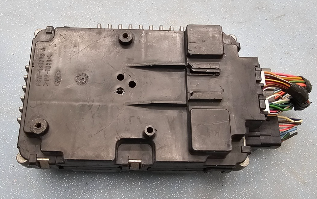 🔥07-11 Town Car Crown Victoria Grand Marquis LCM Lighting Control Module 4 Plug