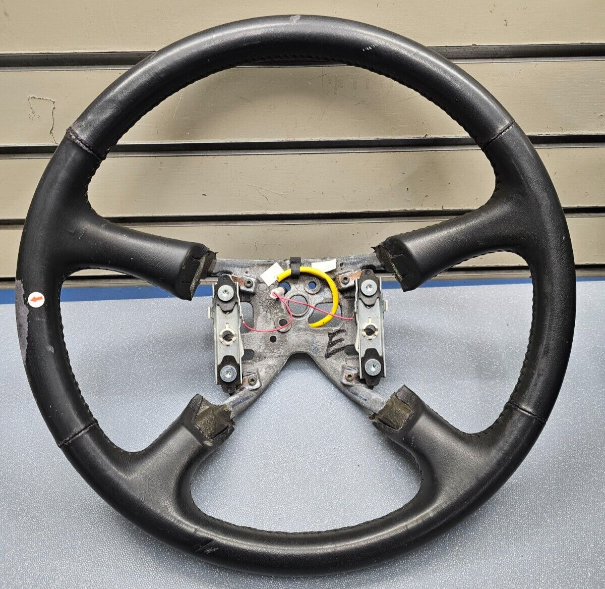 99-02 Chevy Silverado Tahoe Suburban Blazer SONOMA Steering Wheel Leather black