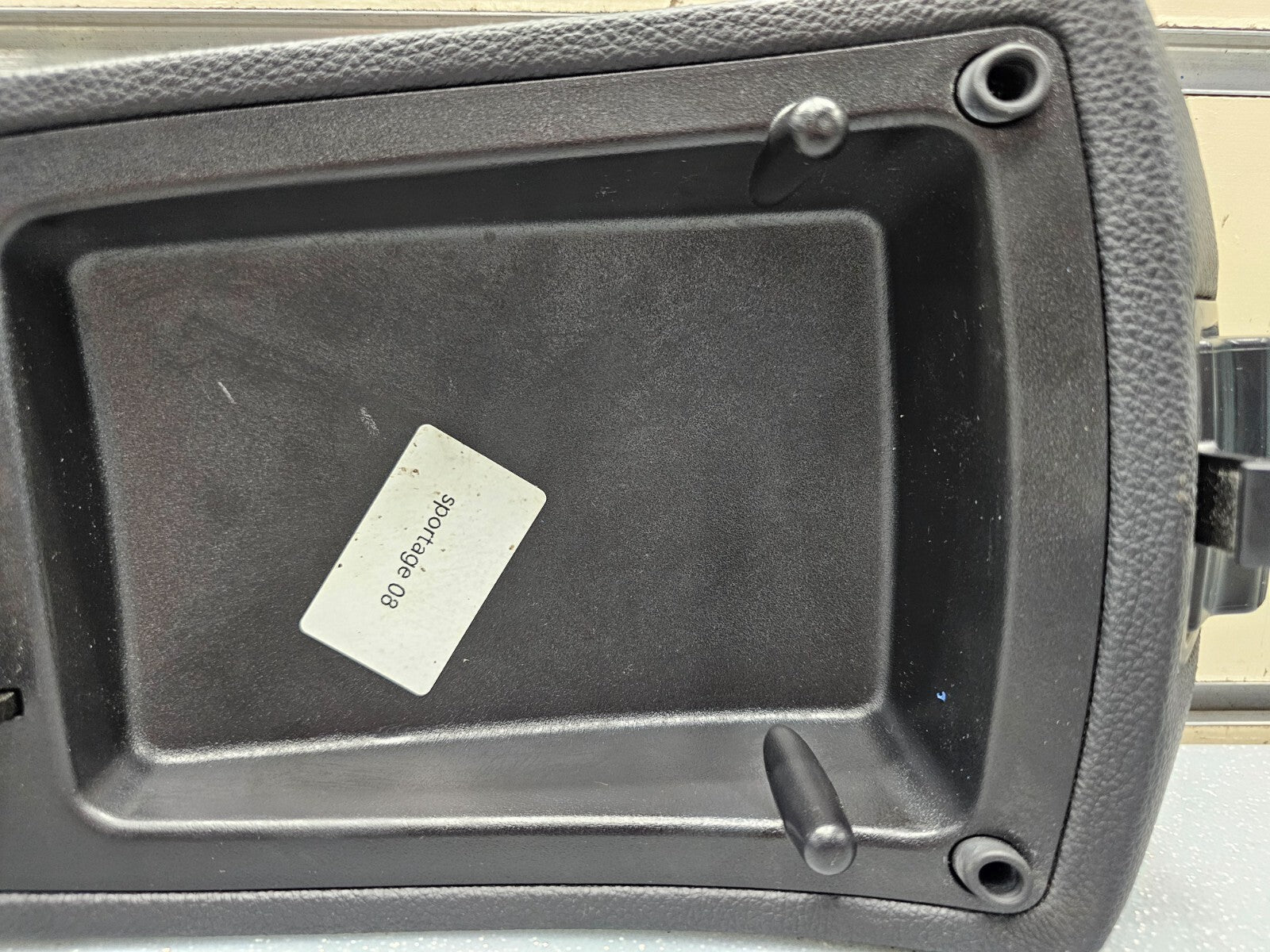 🔥05-10 Sportage Center Console Lid Armrest Cover Leather Top Pad Assembly Black