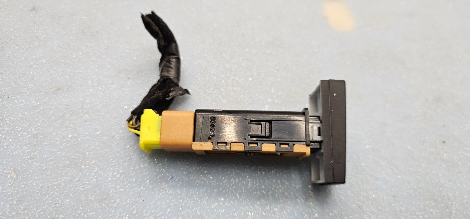 🔥09-12 HYUNDAI SANTA FE Rear Window Heating Heated Switch Button Assembly OEM